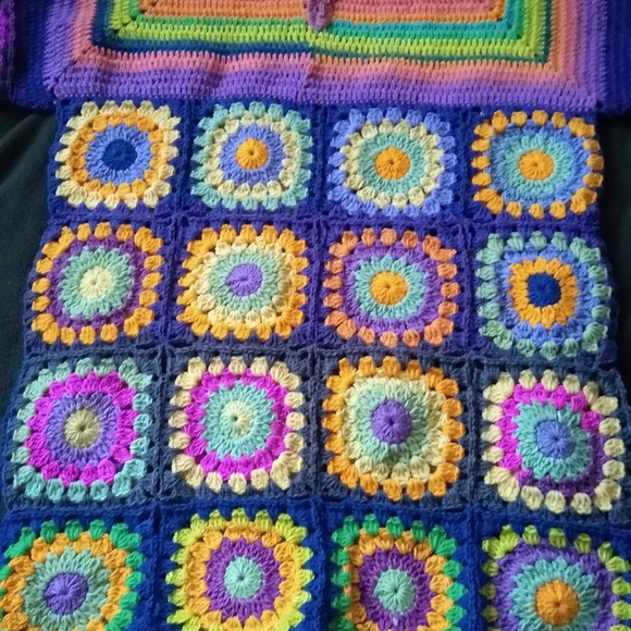 Sunburst crochet handmade blouse - Picture 3 of 7